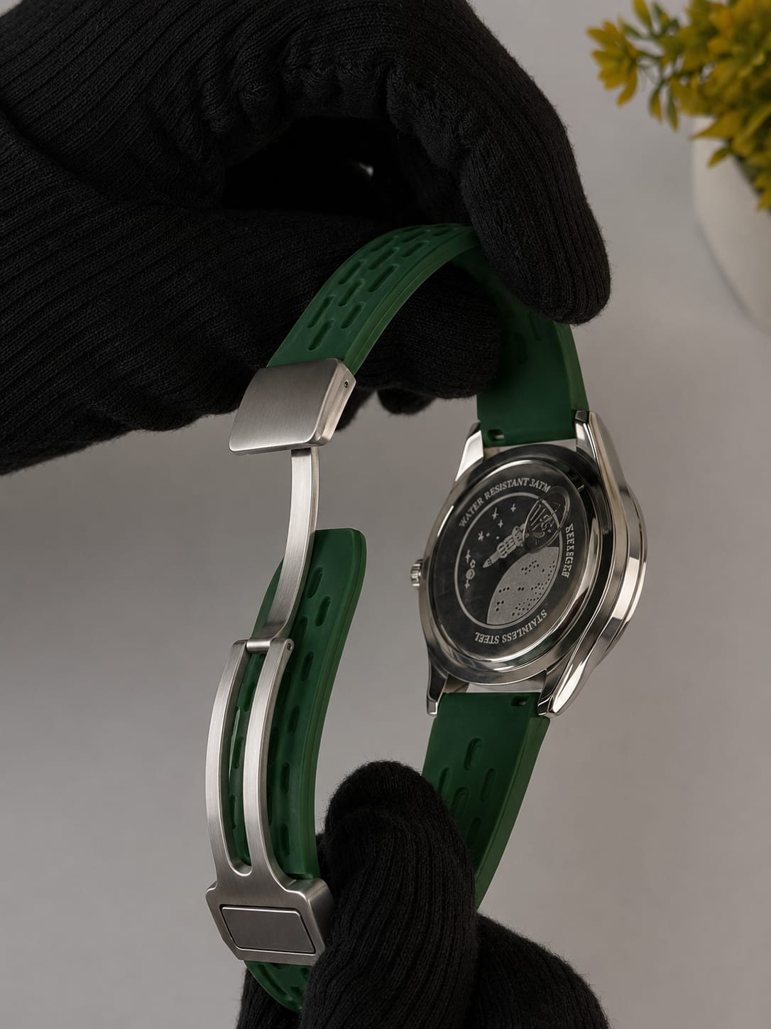 TIMSHA Men's Luxury Green Dial Watch – Sports Edition with Magnetic Clasp